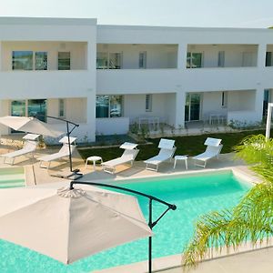 Sunshine Luxury Apartments - Private Pool And Beach - Policoro Lido